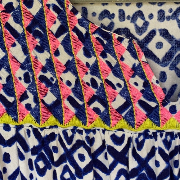 Pretty Embroidered Top - Picture 3 of 8